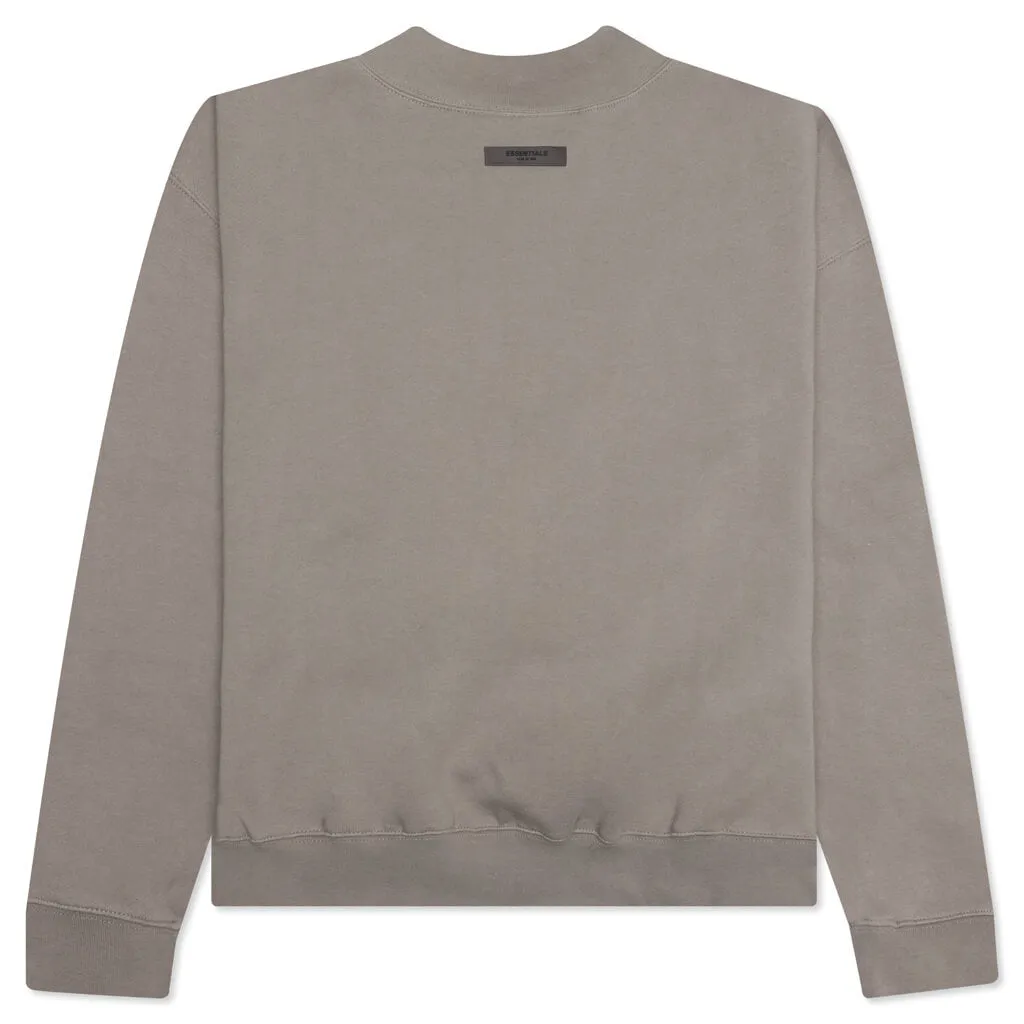 Essentials Mockneck - Desert Taupe