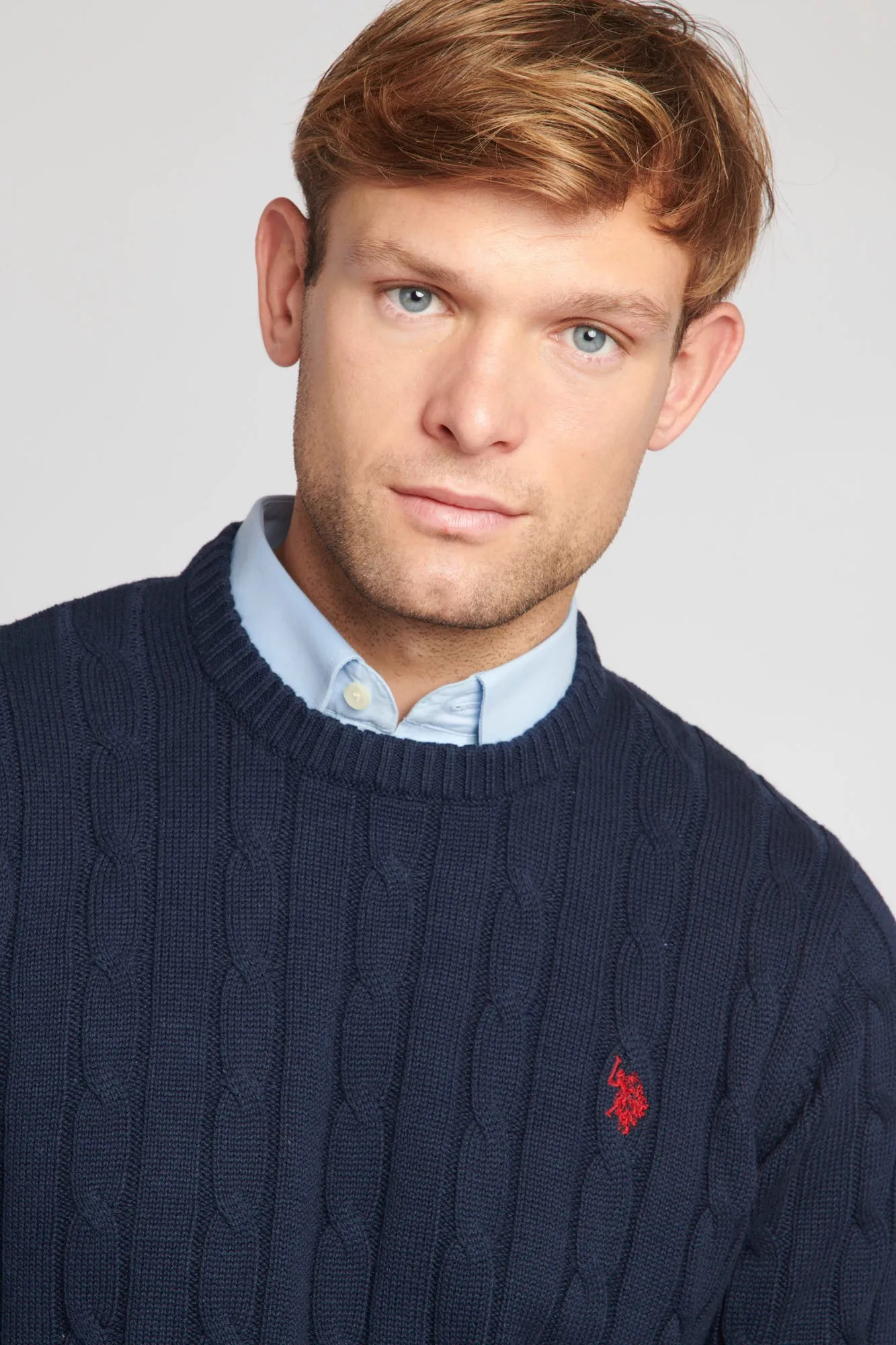 Mens Cable Knit Crew Neck Jumper in Navy Blazer / Haute Red