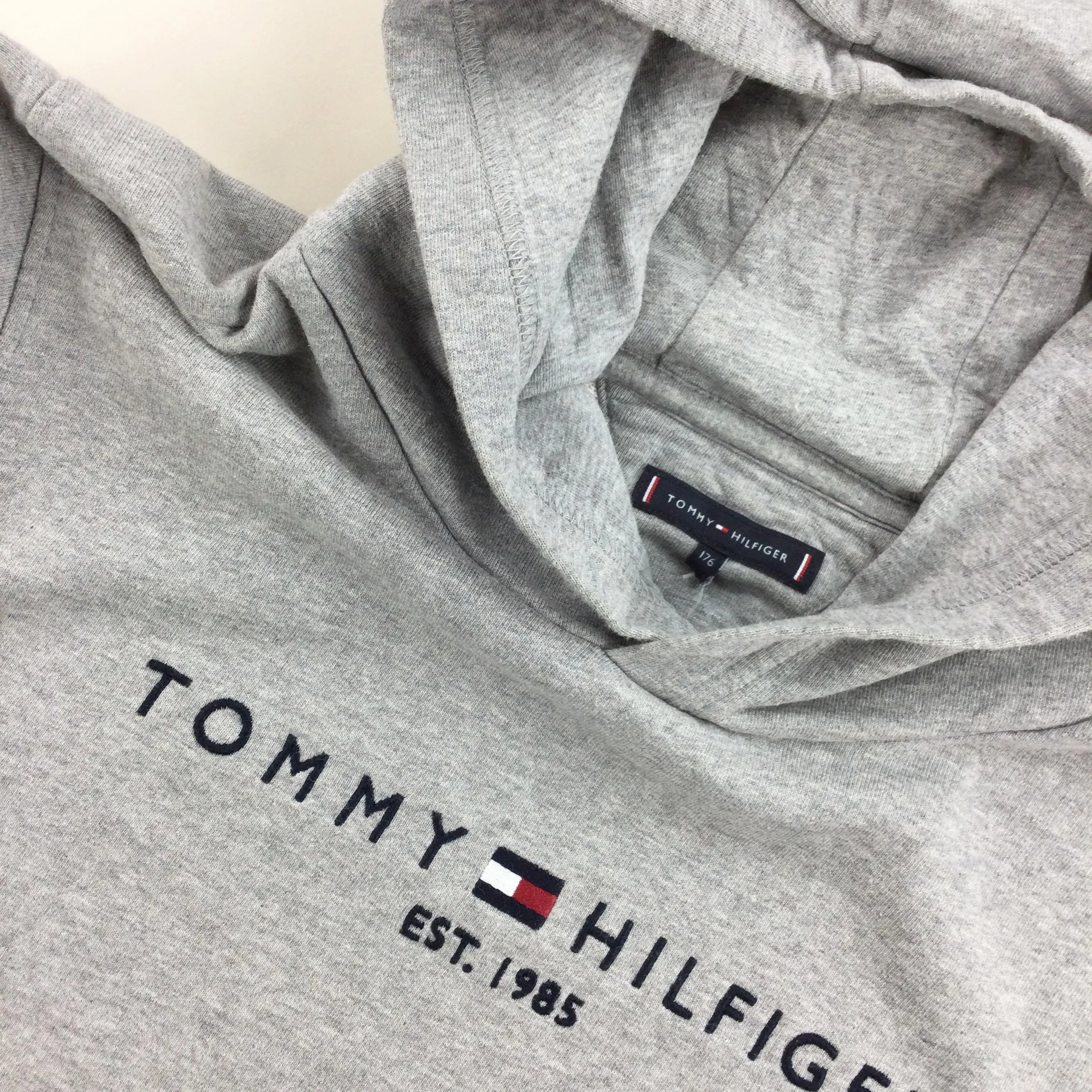 Tommy Hilfiger Spellout Hoodie - Small